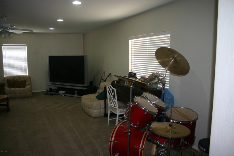 Family Room 4