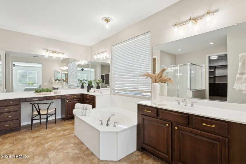 Extra large primary suite