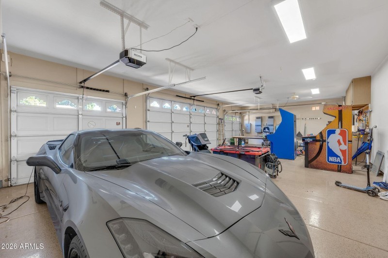 Spacious Garage