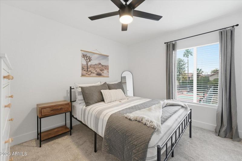 28-028-guest-bedroom