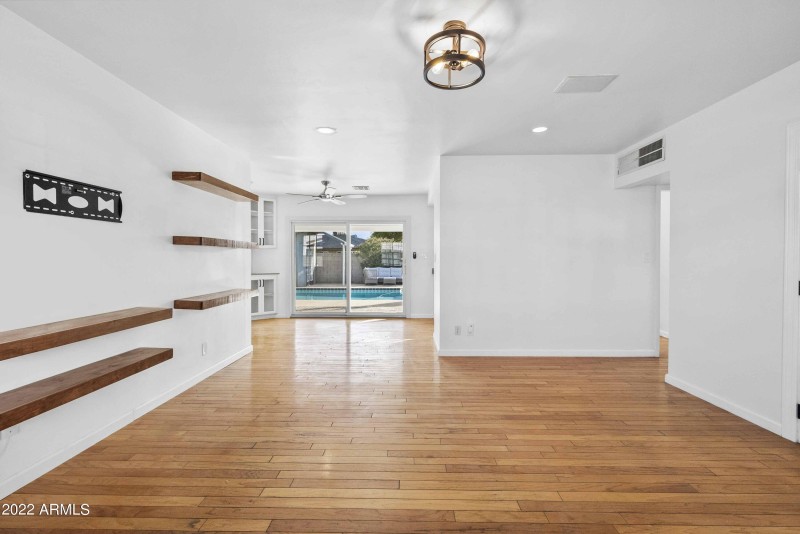 Living Room view to Backyard