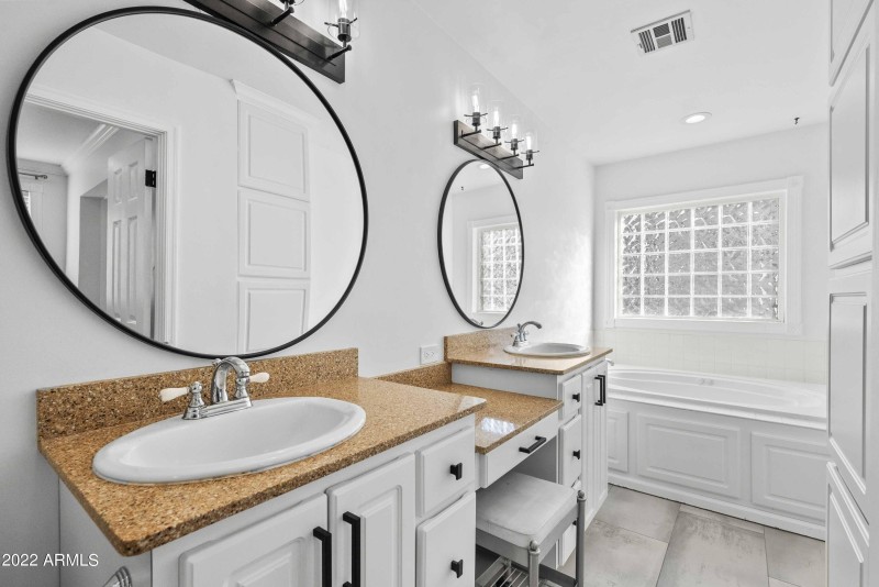 Primary Suite Bath & Double Sinks