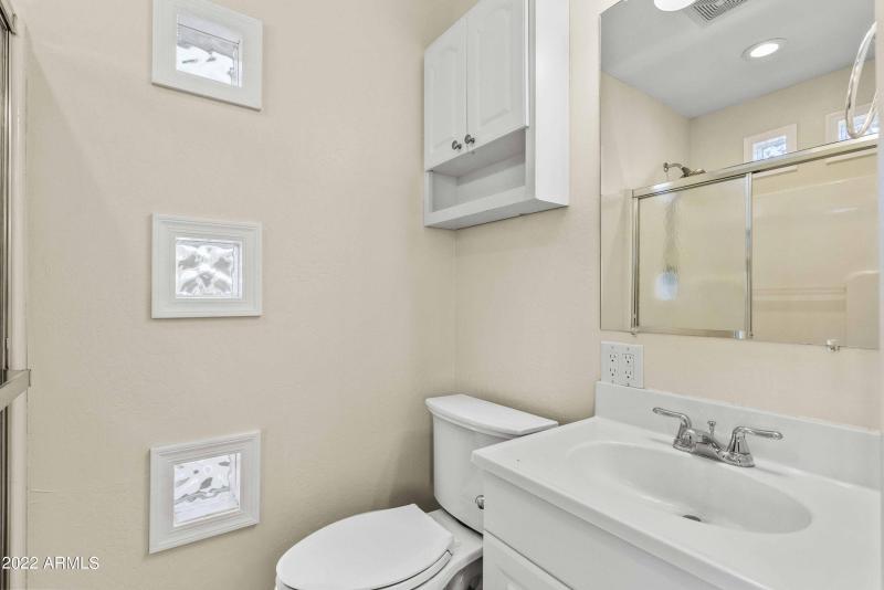 Guest House Full Bathroom