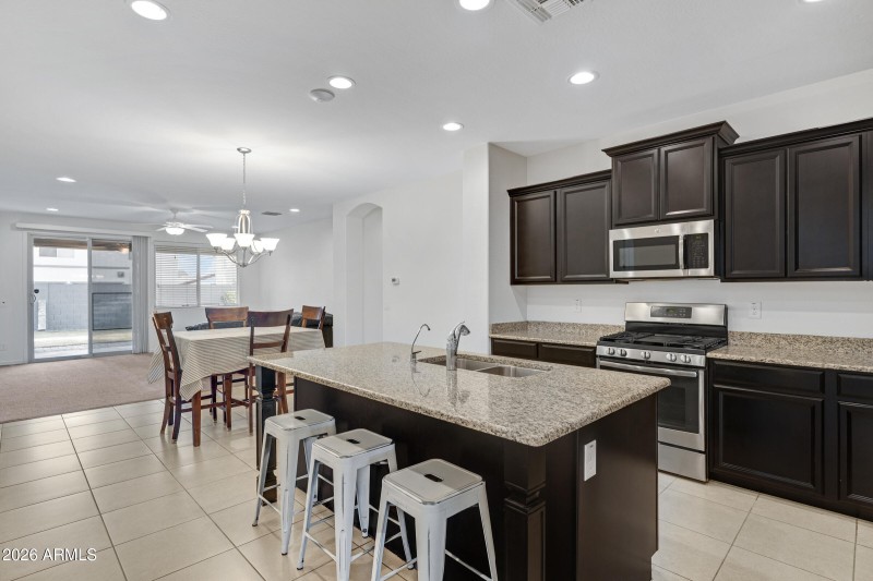 123 W Winterberry Ave-12