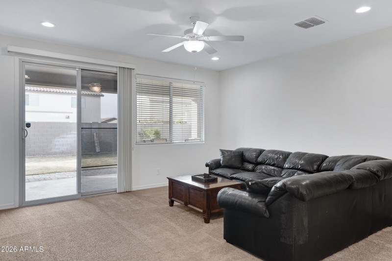 123 W Winterberry Ave-18