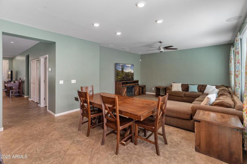 3501 E Apricot Ln-25