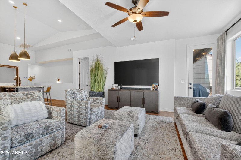 Relax in luxury while enjoying the pines