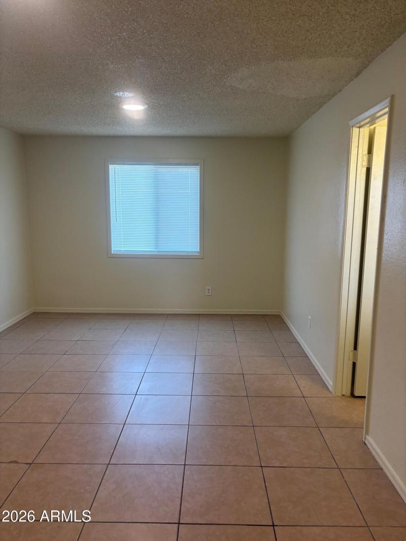 master bedroom w:bathroom