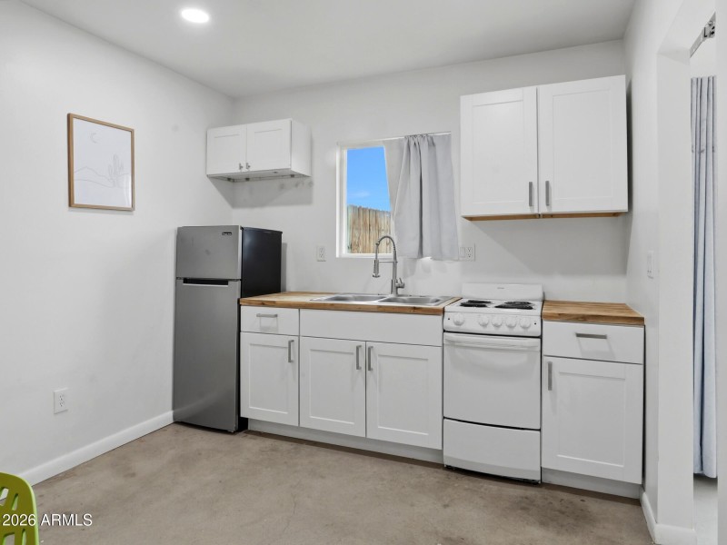 Willetta Casita Kitchen