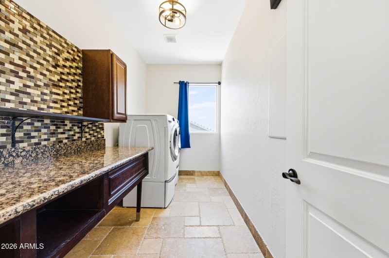 48-web-or-mls-44572 Granite Dr-48