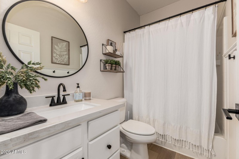 42 - Carla Vista 2123