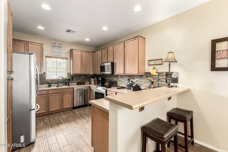 Breakfast bar and kitchen area