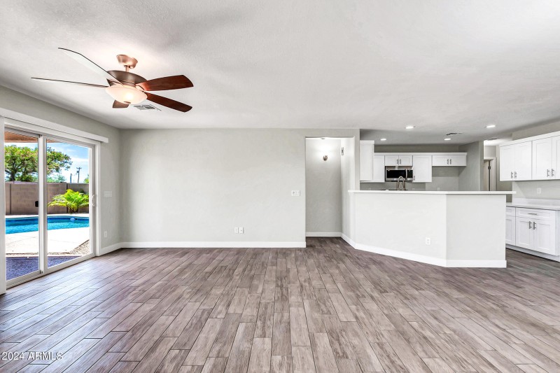 38165 N Reynosa Dr-7