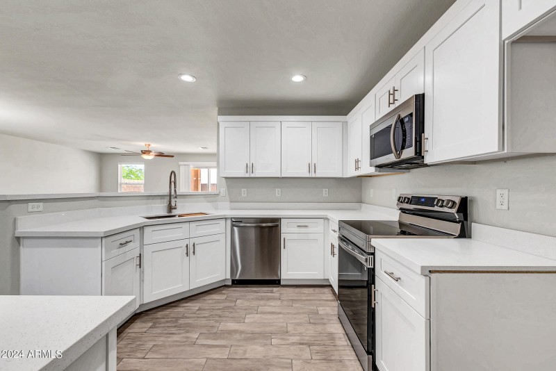 38165 N Reynosa Dr-13