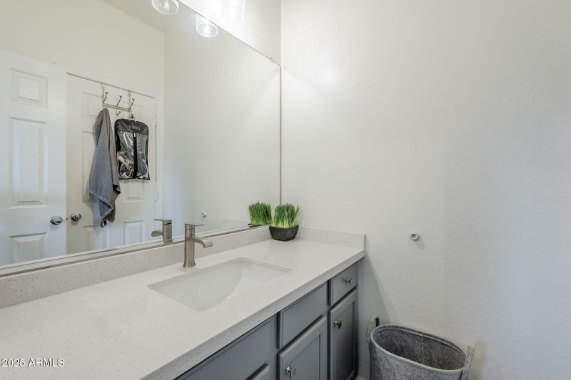 44-web-or-mls-Zachary-44