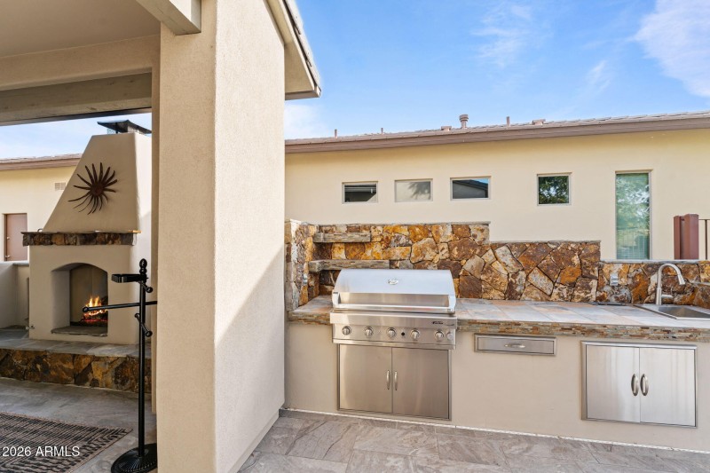 Outdoor Kitchen