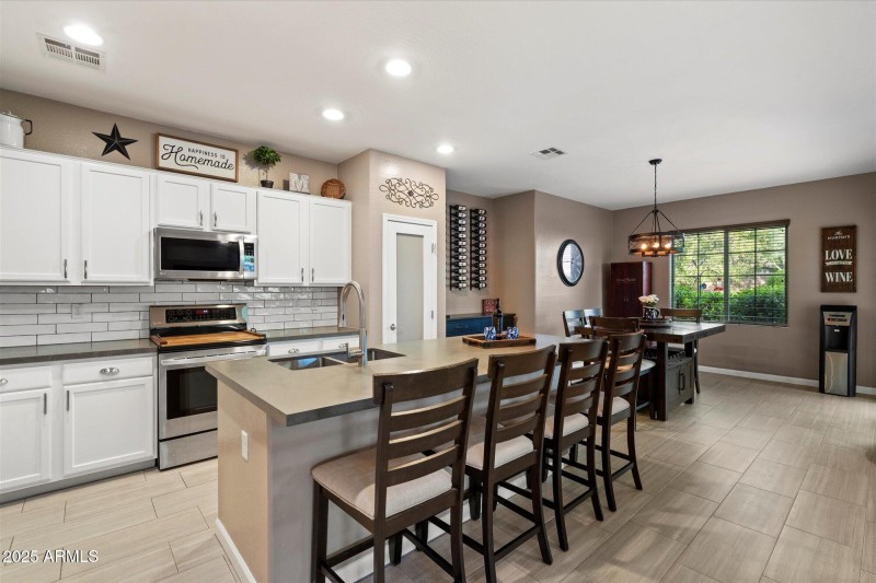 Kitchen with Breakfast Bar Seating