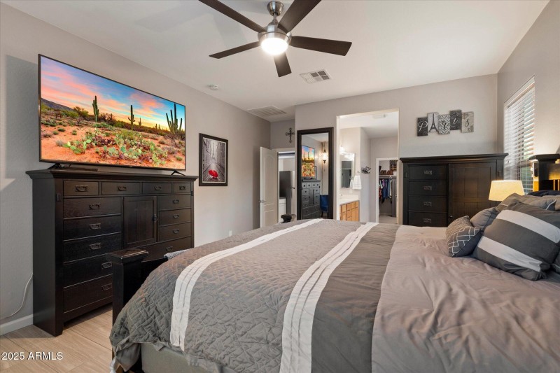 Primary Suite with En-Suite Bath