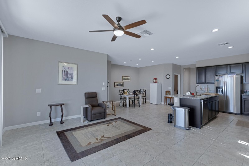 2310 N Comiskey Dr-17