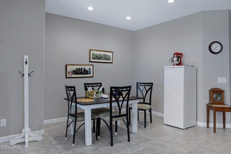 2310 N Comiskey Dr-18