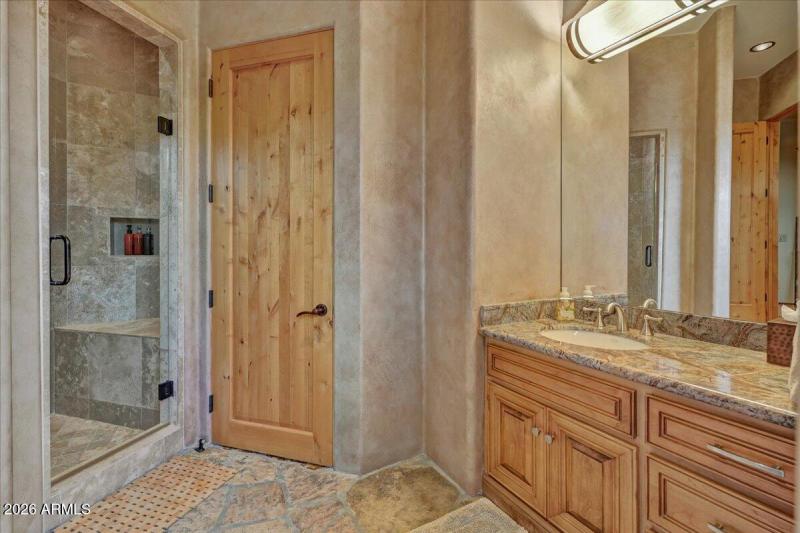 31-Guest Ensuite 4/Study Bath