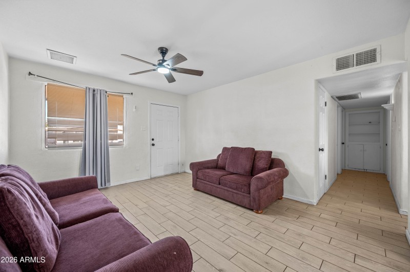 3007 N 81st Ave, Phoenix, AZ 85033-5