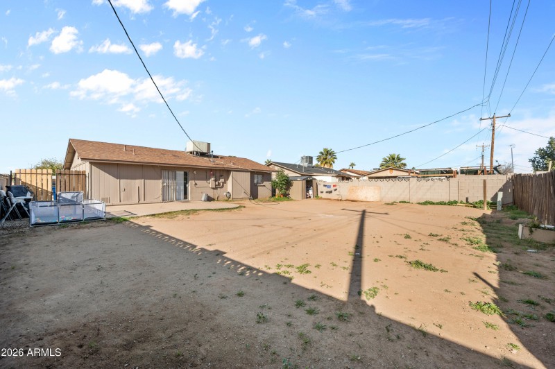 3007 N 81st Ave, Phoenix, AZ 85033-24