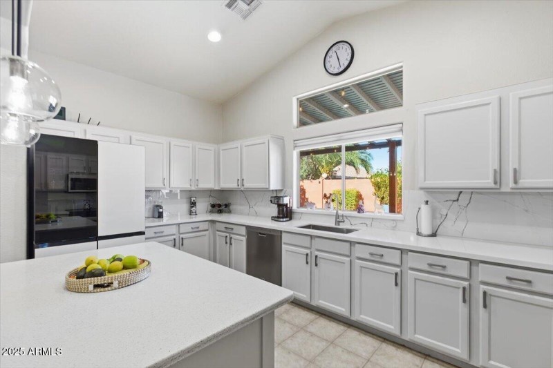 20-9316 E Monterey Ave