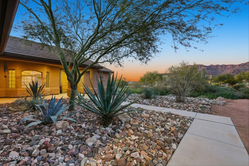 3070 S Morningside Ln