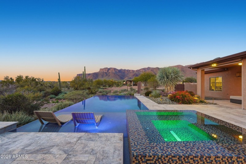 3070 S Morningside Ln