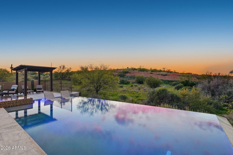 3070 S Morningside Ln