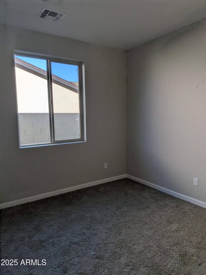 PXL_20251211_220721488