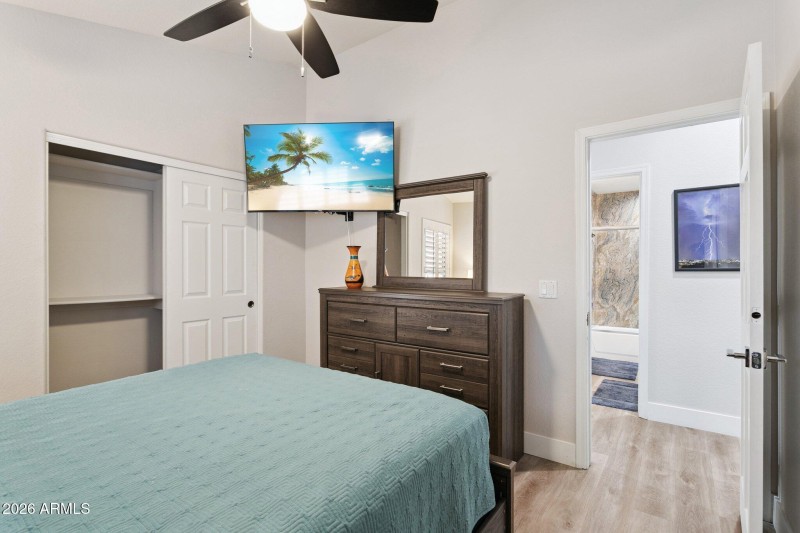 30-web-or-mls-4637-e-fernwood-ct