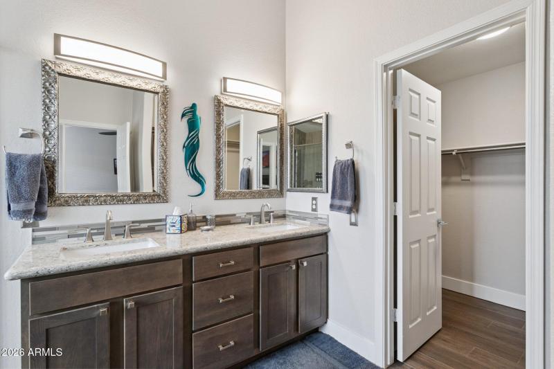 21-web-or-mls-4637-e-fernwood-ct