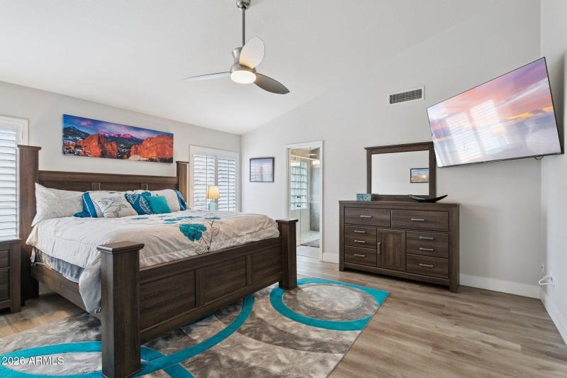 18-web-or-mls-4637-e-fernwood-ct