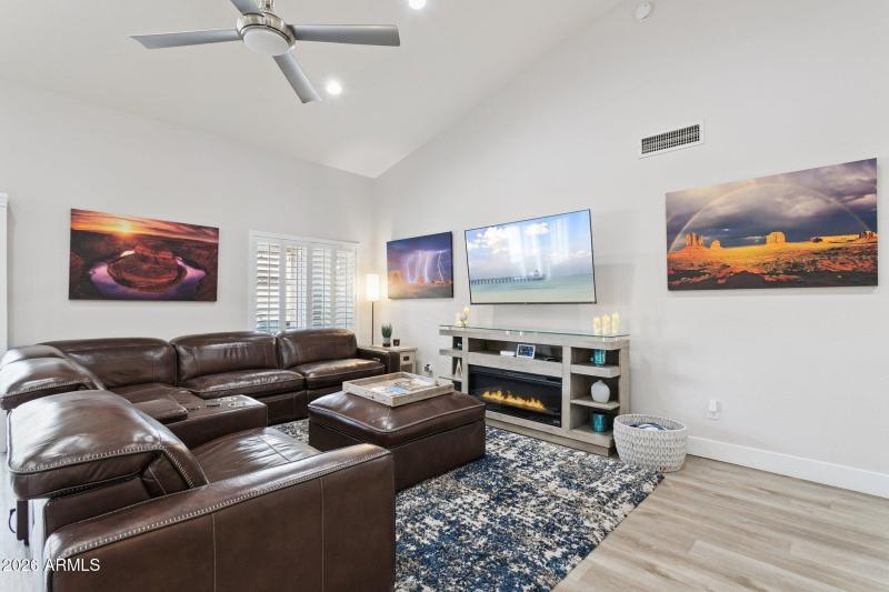 7-web-or-mls-4637-e-fernwood-ct