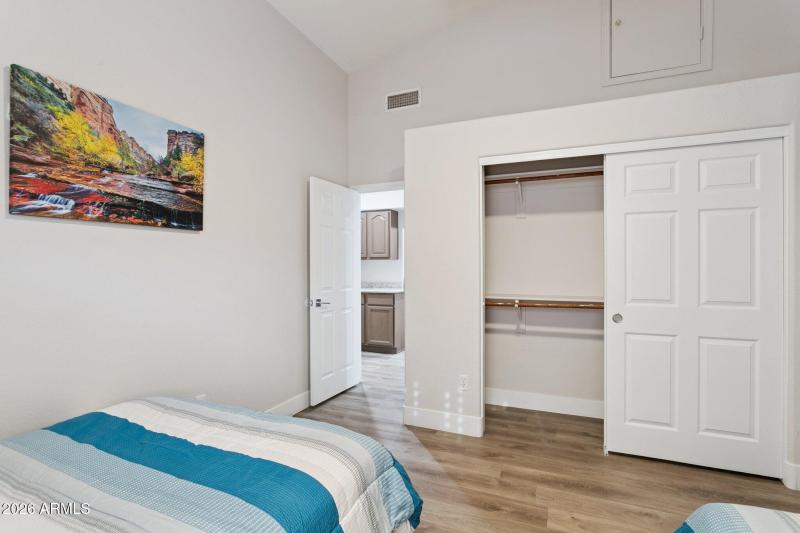 25-web-or-mls-4637-e-fernwood-ct