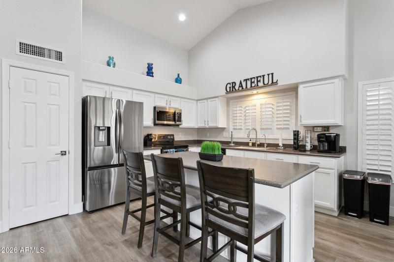 11-web-or-mls-4637-e-fernwood-ct