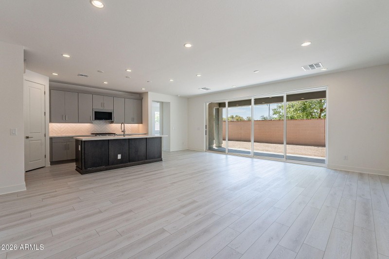 171-web-or-mls-Carlisle-4