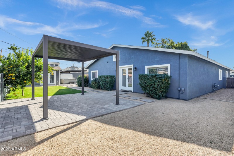 3046 E Glenrosa Ave-35