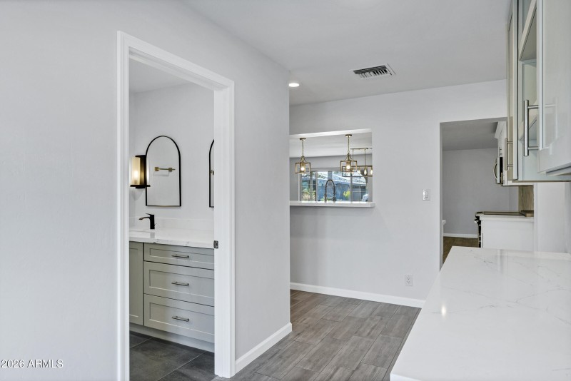 3046 E Glenrosa Ave-20