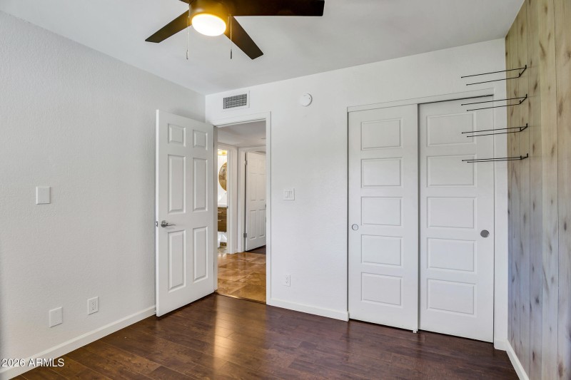 10645 E Mercer Ln-25