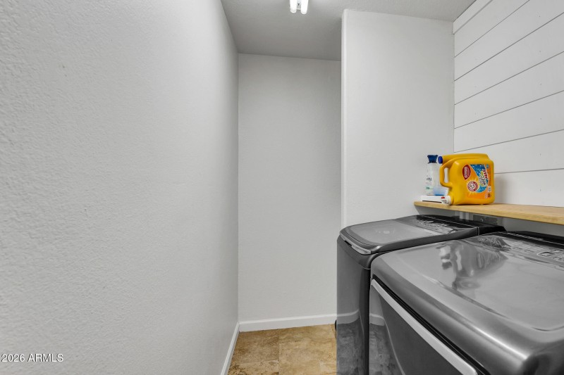 10645 E Mercer Ln-27