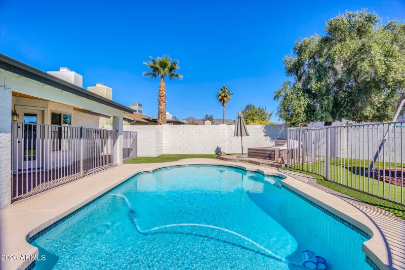 10645 E Mercer Ln-29