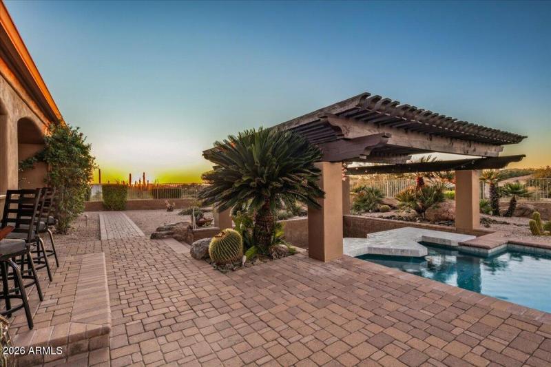 57-Swim Up Bar Views