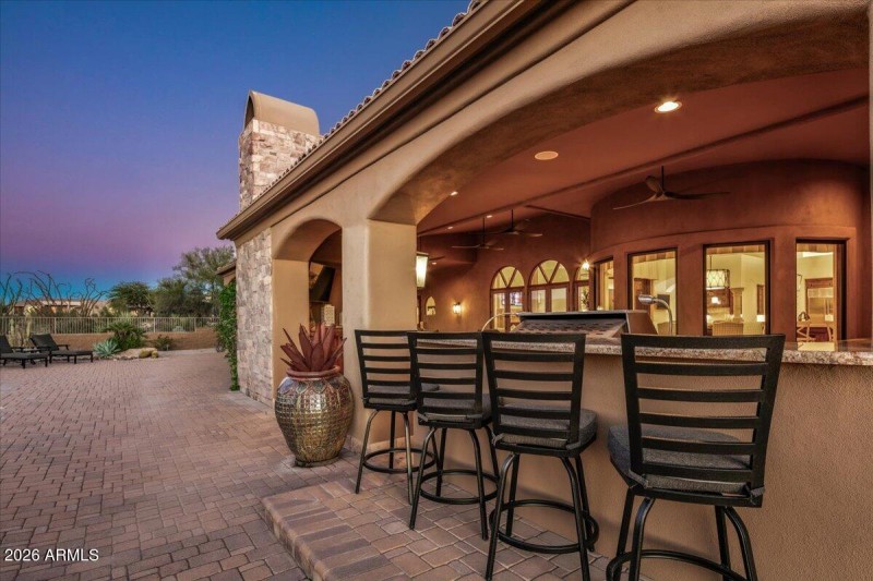 58-Back Yards ~ Bar Counter