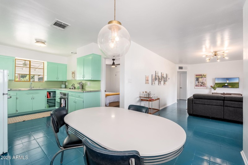 805 E Jackson Ave - 07