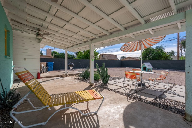 805 E Jackson Ave - 17