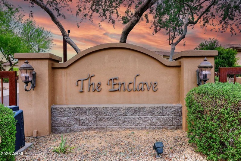 The Enclave-Sign