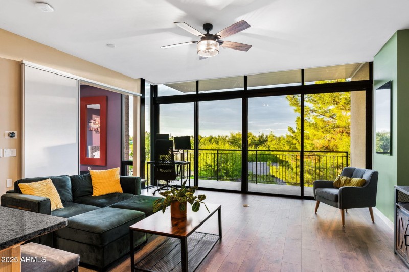 005__208 W Portland St UNIT360